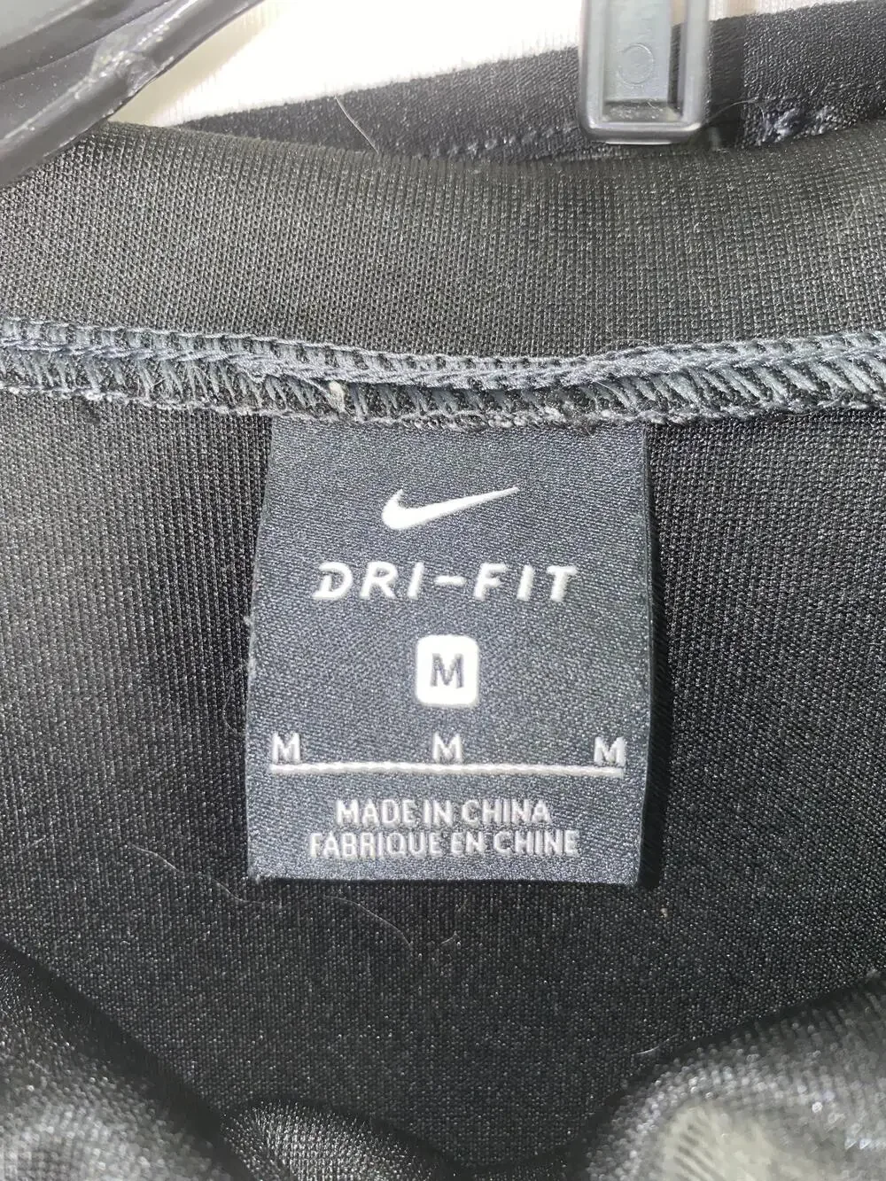 Nike Hoodie Mens Medium Gray Dri-FIT Pullover Kangaroo Pocket Logo Sweatshirt